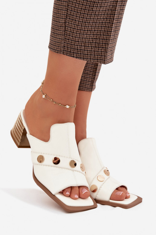 Leren pantoffels met hakken met versierde hakken D&A CR61-3063 Initte kleur