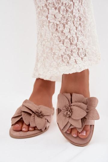 Zand kleur dames platte slippers met bloemenmotief Elzoria 2