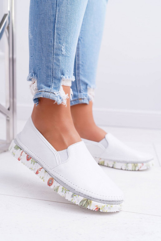 Féminin chaussures Il fautciejka Un modèle convaincant Peau couleur blanche 03512-11