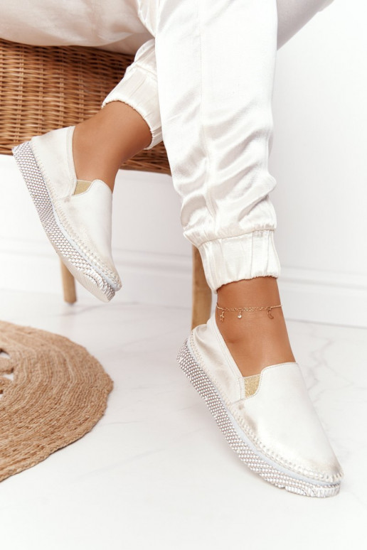 Féminin chaussures Il fautciejka Un modèle convaincant Peau couleur dorée 03512-25