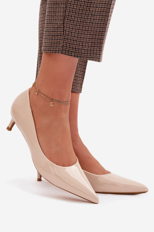 avec effet vernis Chaussures Sur un talon bas beige Girela