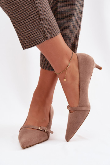 Chaussures Féminin Sur un talon bas avec des talons décorés beige Pirela