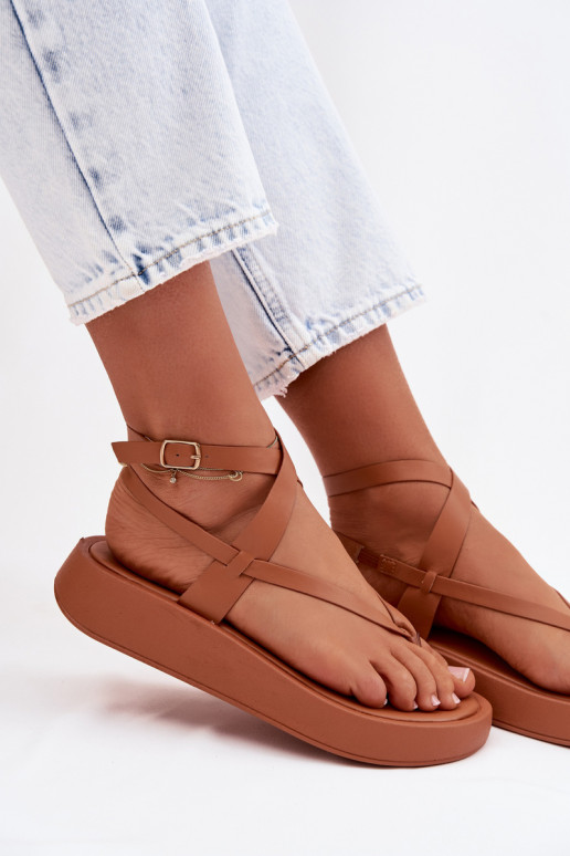 tongs Féminin avec une plateforme marron Gelira