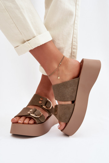 Vrouwen slippers met platform en gouden gespen in groene kleur Nelirae 2