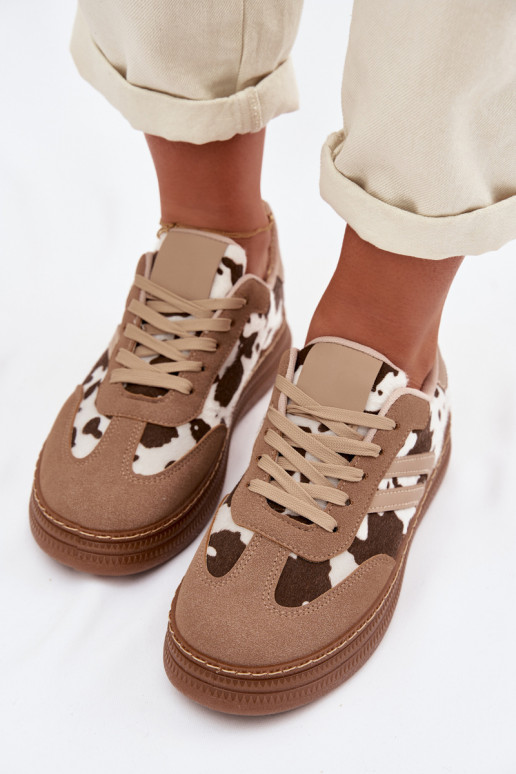 Chaussures modèle baskets Féminin avec une plateforme DANS Łaty beige Denissa