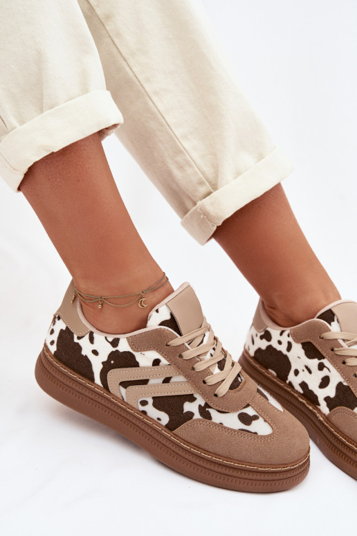 Chaussures modèle baskets Féminin avec une plateforme DANS Łaty beige Denissa