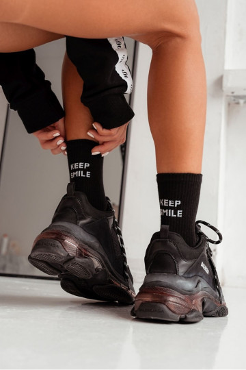 Chaussettes pour femmes avec inscription Keep Smile couleur noire