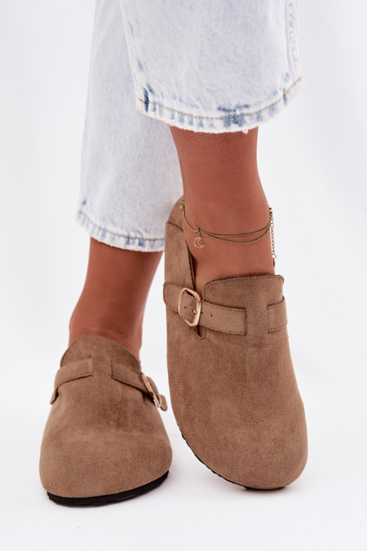 Dames schoenen van kunstleer met gouden gespen in zandkleur Ismora