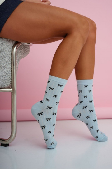 Chaussettes pour femmes bleues avec des nœuds