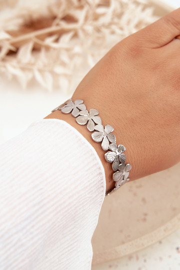 Ein Armband Feminin aus Edelstahl mit Blumen Silberfarbe