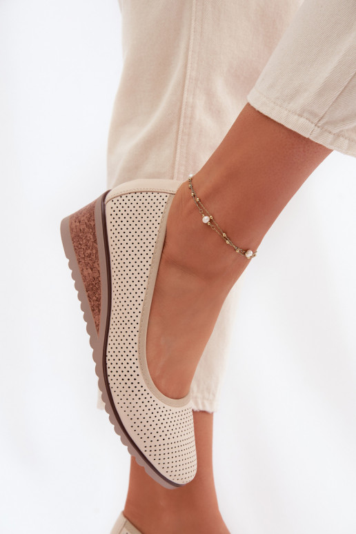 chaussures Féminin avec une plateforme Vinceza 58629 couleur ivoire