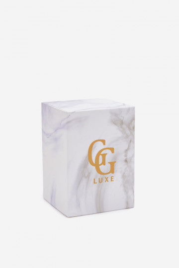 Une boîte Activé Montre GG Luxe couleur blanche