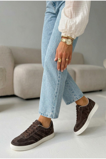 Baskets en simili cuir couleur chocolat
