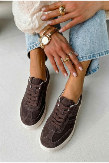 Baskets en simili cuir couleur chocolat 2