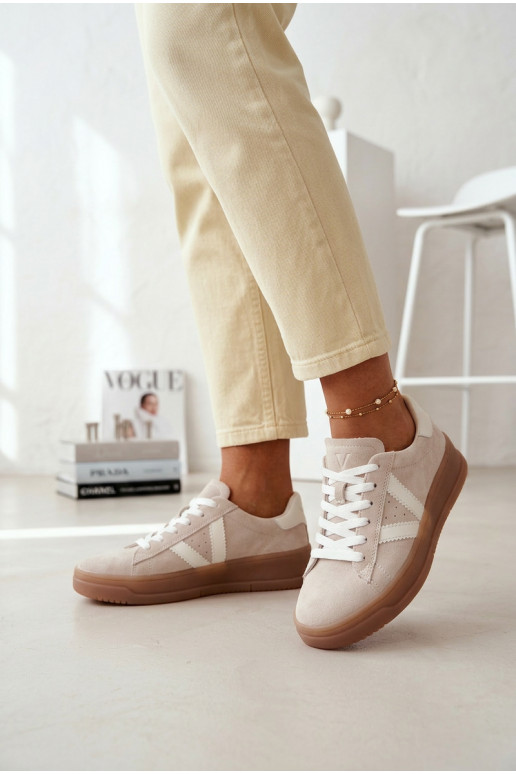 Chaussures modèle baskets FémininActivéturalnego en daimu avec une plateforme Vinceza 79597 beige