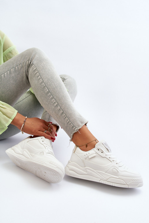 Féminin Chaussures modèle baskets Big Star NN274667 couleur blanche