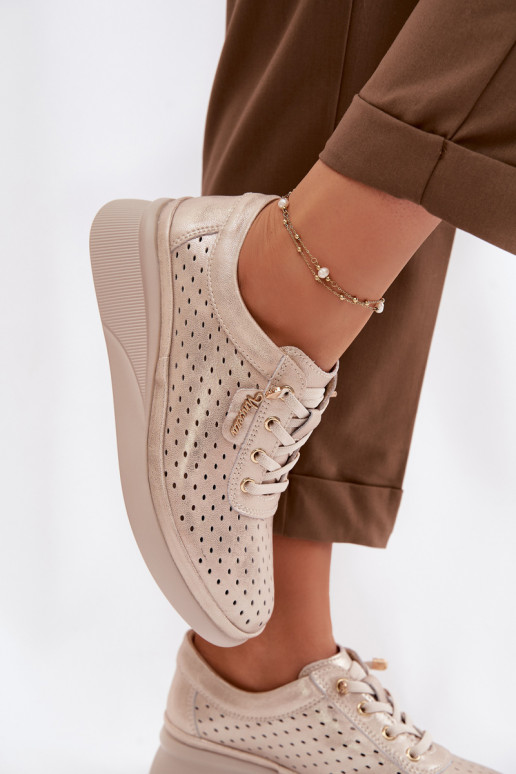 Peau avec des éléments ajourés chaussures Féminin Vinceza 79603 couleur dorée