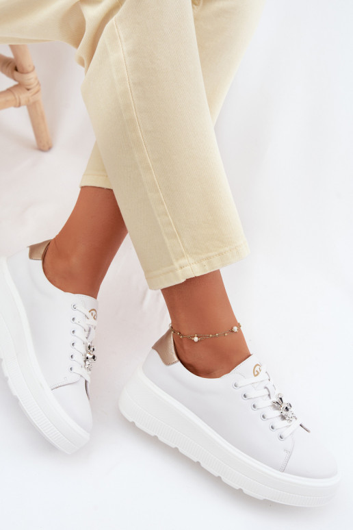 Peau Chaussures modèle baskets Féminin avec une plateformePrzypinką Vinceza 39973 couleur blanche