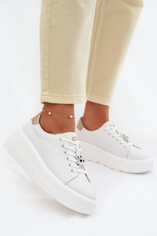 Peau Chaussures modèle baskets Féminin avec une plateformePrzypinką Vinceza 39973 couleur blanche
