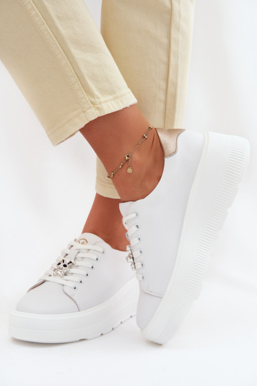 Peau Chaussures modèle baskets Féminin avec une plateformePrzypinką Vinceza 39973 couleur blanche