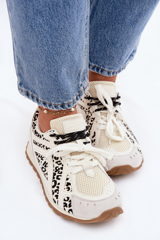 Peau en daim Chaussures modèle baskets Féminin Big Star TT274548 couleur blanche