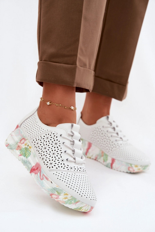 Dames leren schoenen met perforaties Telina witte kleur