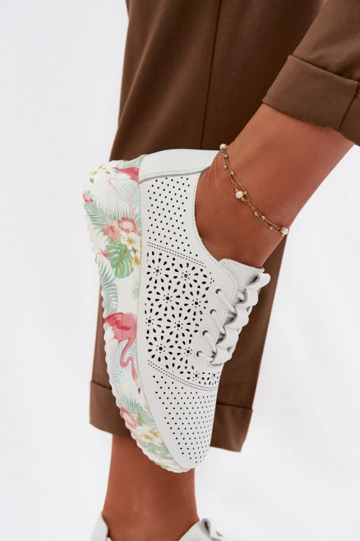 Dames leren schoenen met perforaties Telina witte kleur