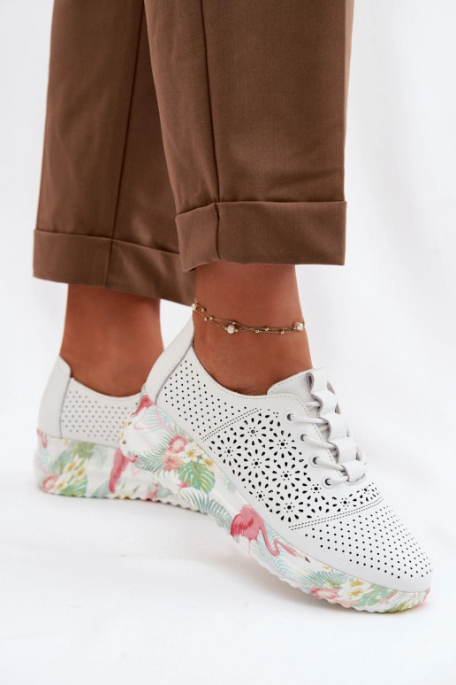 Dames leren schoenen met perforaties Telina witte kleur