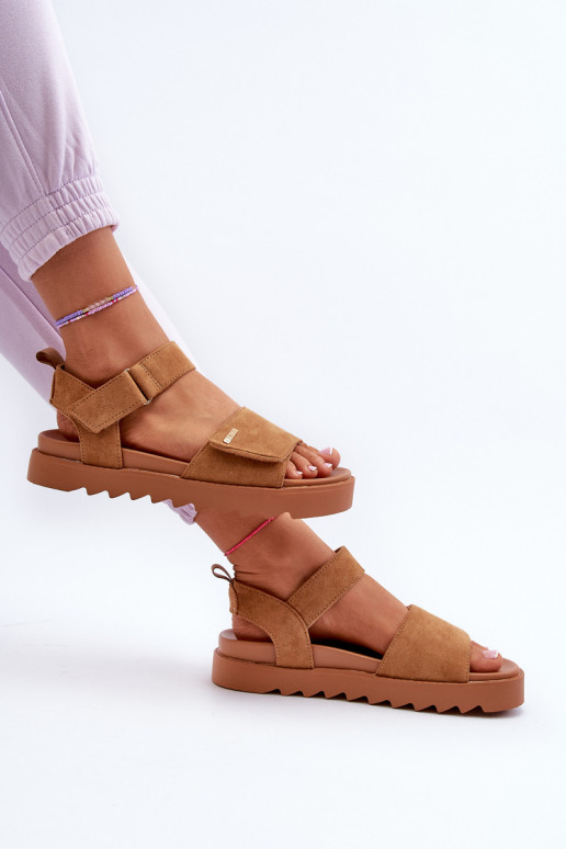 Feminin INildledersandalen mit einer Plattform Big Star NN274705 braune Farbe