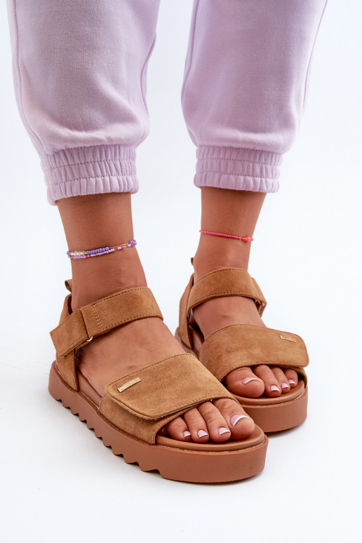 Féminin Sandales en daim avec une plateforme Big Star NN274705 marron