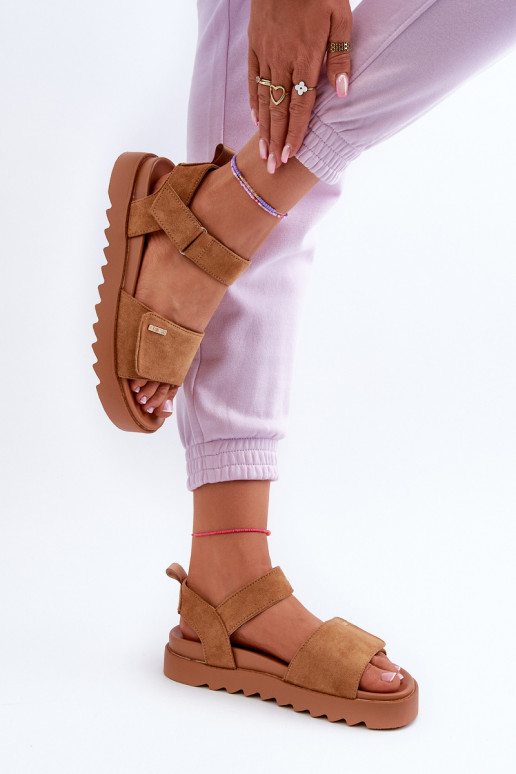 Féminin Sandales en daim avec une plateforme Big Star NN274705 marron