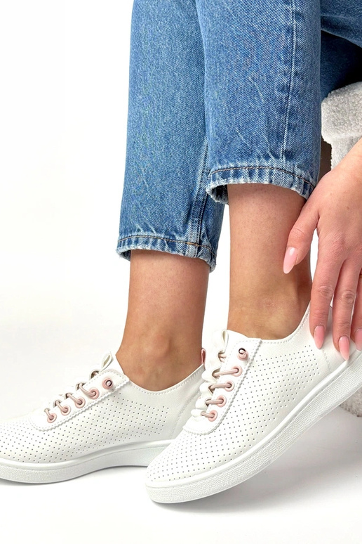 Witte instap perforatiesportschoenen...