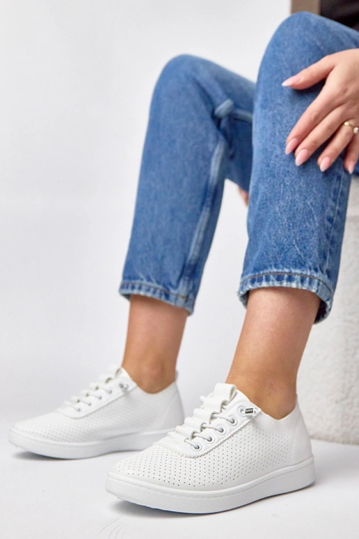 Weiße einlegbare perforierte Sneaker...