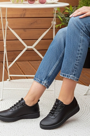 Baskets noires à enfiler... 2