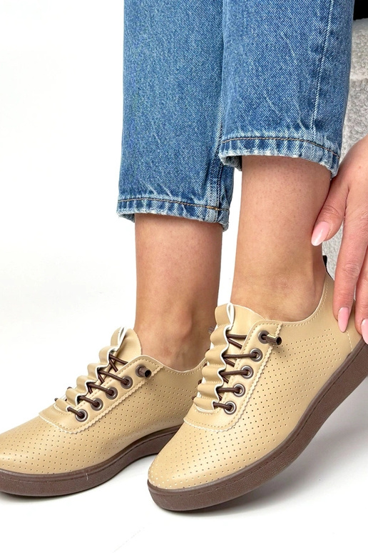 Sandfarbene einlegbare perforierte...