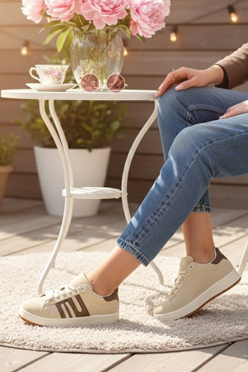 Zandkleurige casual sportschoenen Delphine 2