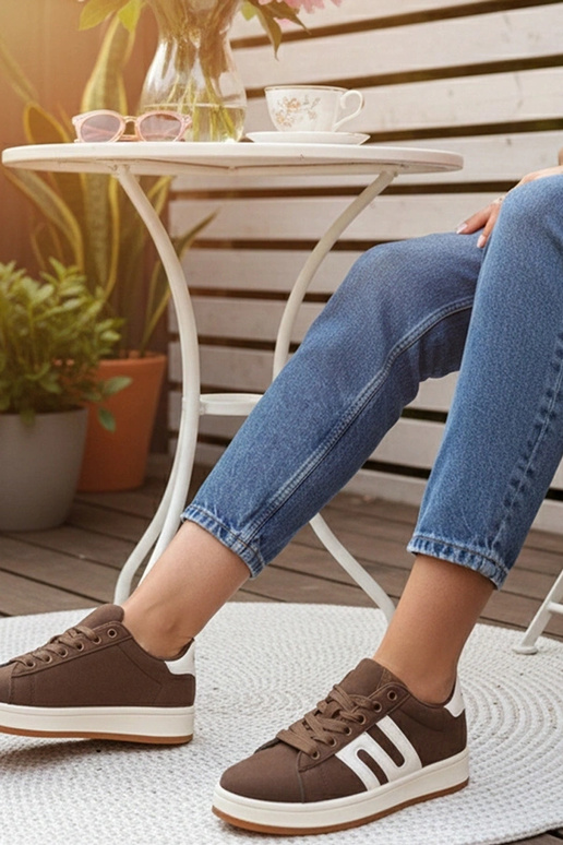 Bruine casual sportschoenen Delphine