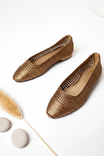 Bruine opengewerkte...