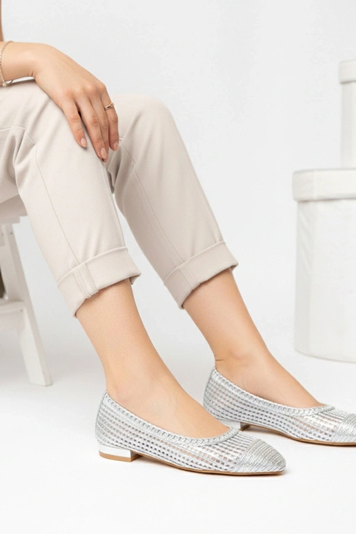 Ballerines argentées ajourées à petit...