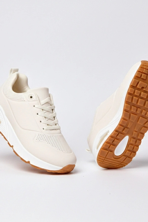 Sandfarbene Sneaker mit dicker Sohle...