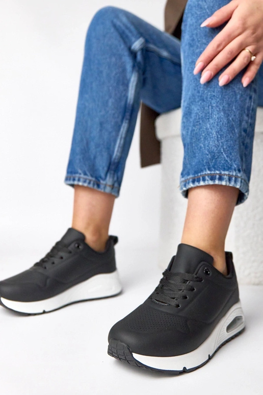 Schwarze Sneaker mit dicker Sohle Sylvie