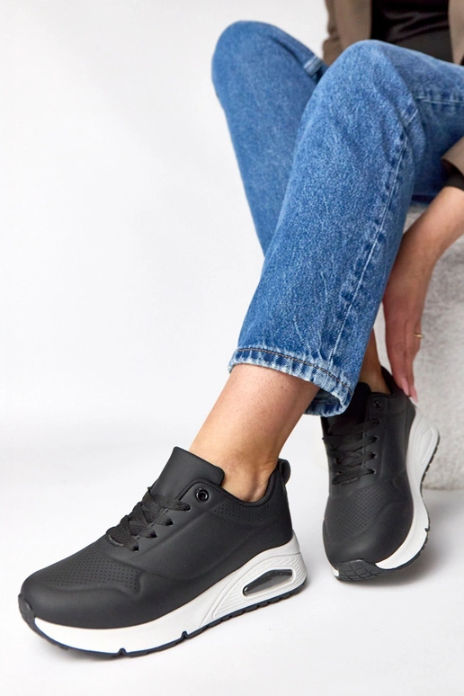 Schwarze Sneaker mit dicker Sohle Sylvie