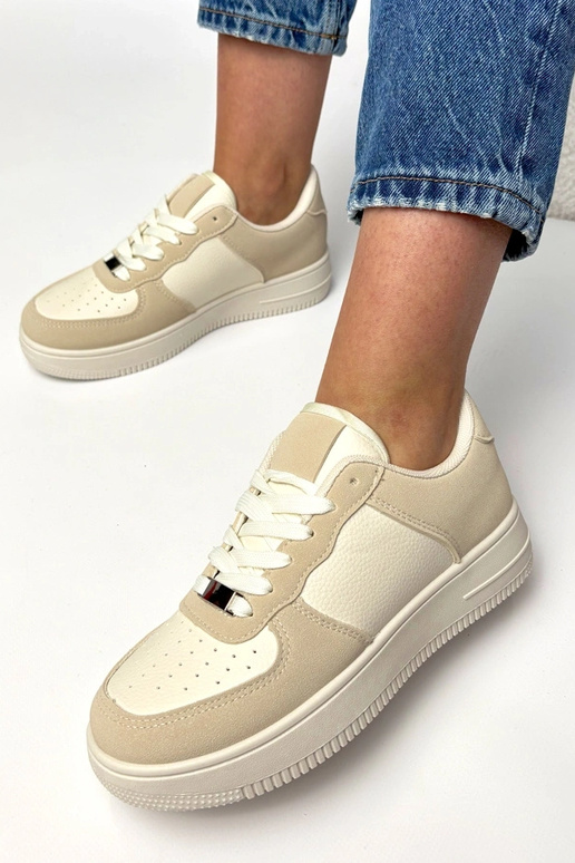 Sandfarbene Sneaker mit Plateau Brigitte