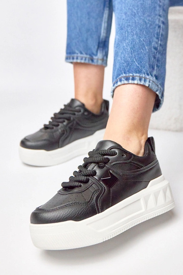 Zwarte sneakers met platform Alessandra 2