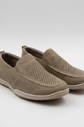 Mocassins perforés bruns...