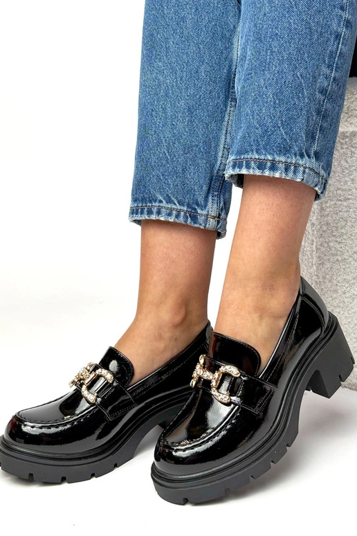 Zwarte lakloafers met hak en zirconia...