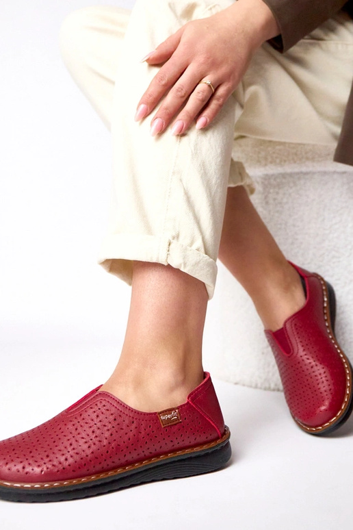 Bordeaux kleurige opengewerkte...