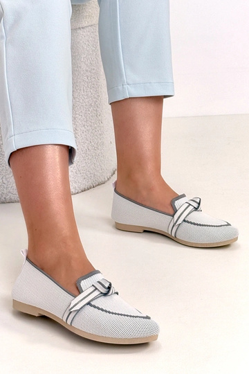 Weiße Wildleder-Ballerinas mit Schnürung Serenity 2