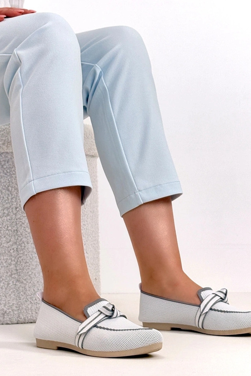 Weiße Wildleder-Ballerinas mit...