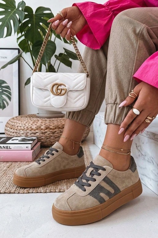 Beige leren sneakers met platform...